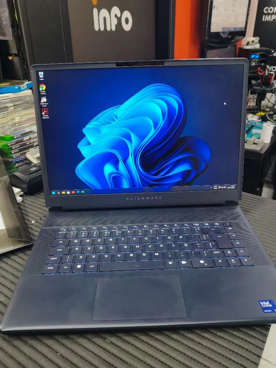 Dell Computer / Alienware 16 Area-51 (BRPAA16250HBTOHTXB_X)