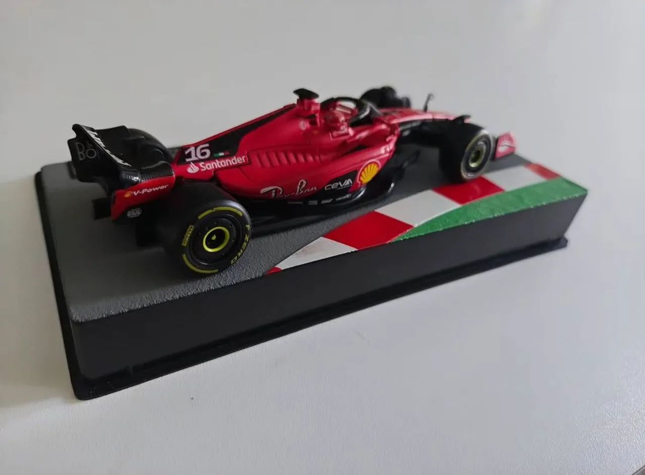 Ferrari SF23 1:43 - Foto 4
