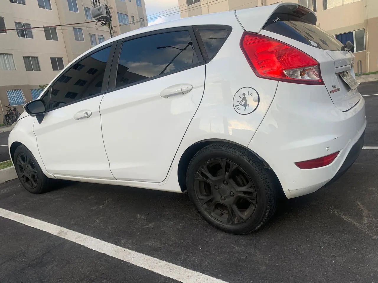 Ford Fiesta Fiesta 1.5 16V Flex Mec. 5p 2014
