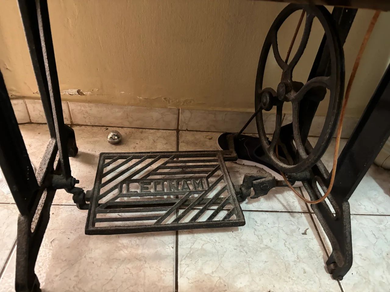 Máquina de costura  - Foto 2