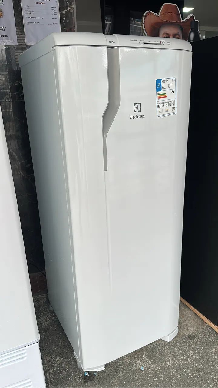 Geladeira eletrolux nova 240 litros  - Foto 5