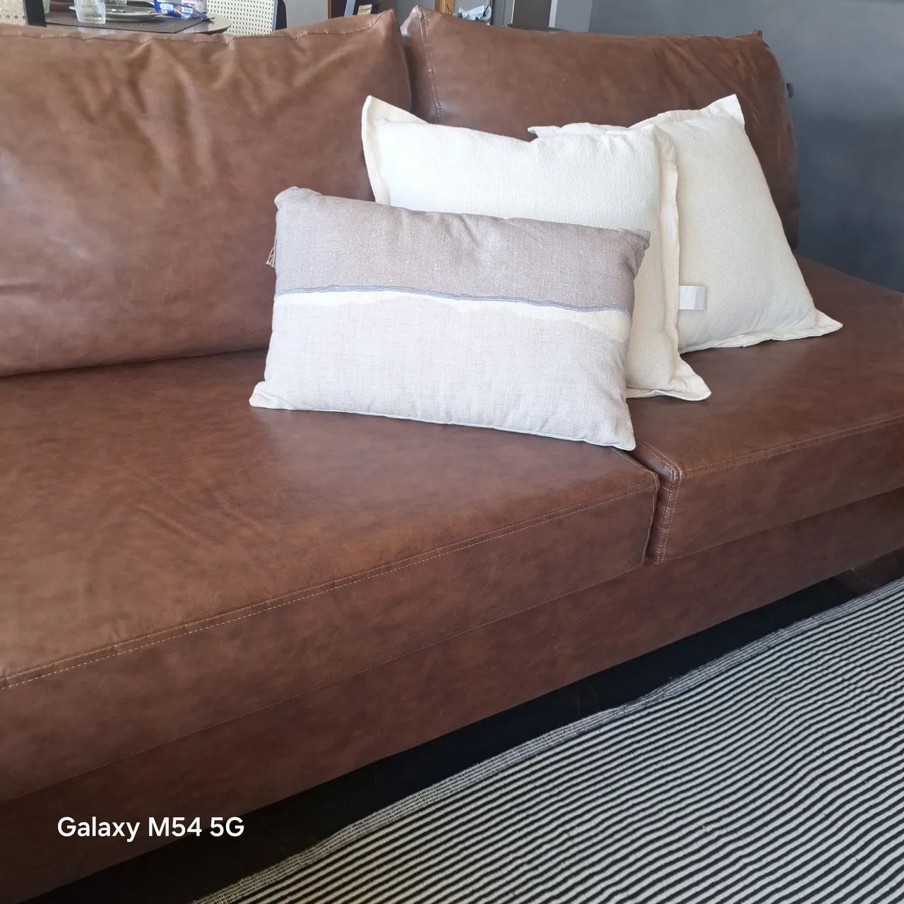 Sofa chase couro vegetal - Foto 2