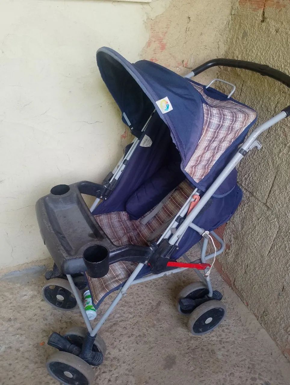 Vendo carrinho de bebê em bom estado 