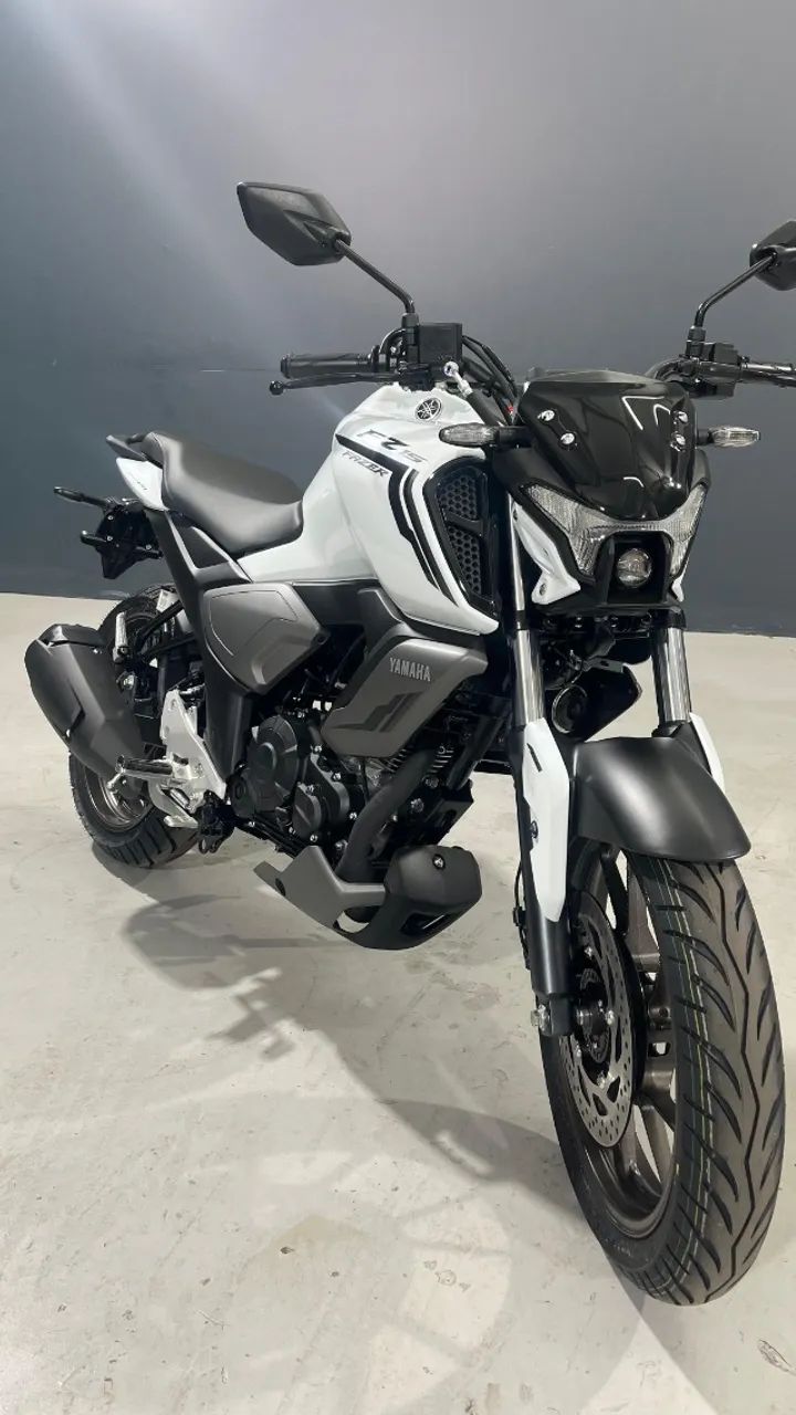 FZ15 CONNECTED - QUEIMA DE ESTOQUE!