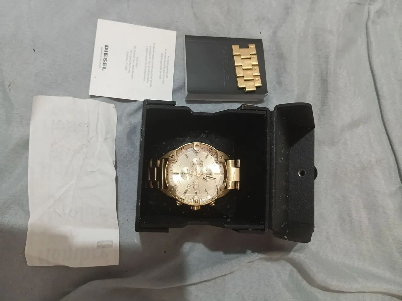 Vendo Relógio Diesel Dourado