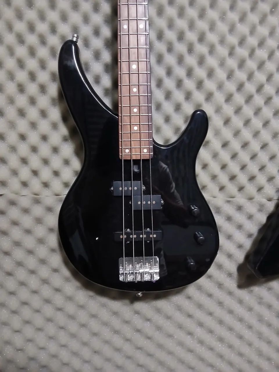 Baixo Yamaha TRBX 174