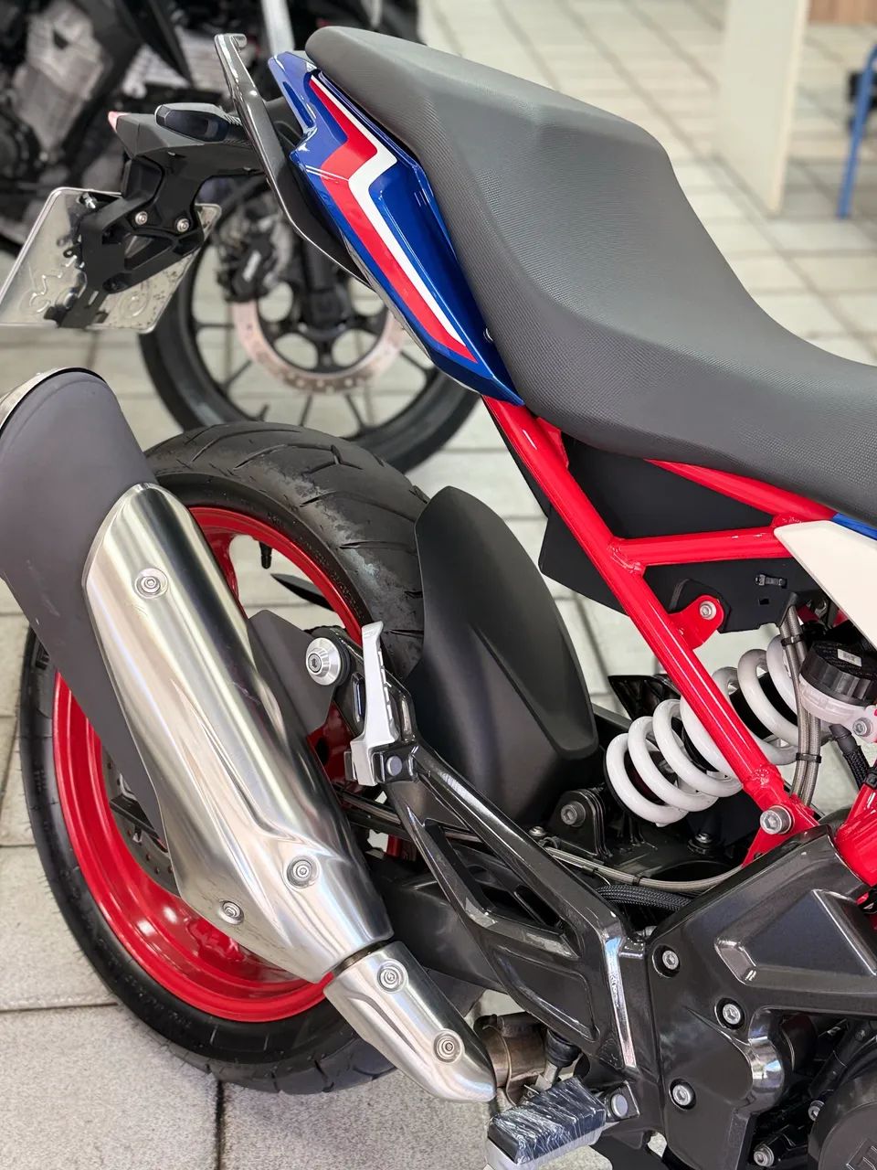 BMW G 310 R 2024 - Foto 3