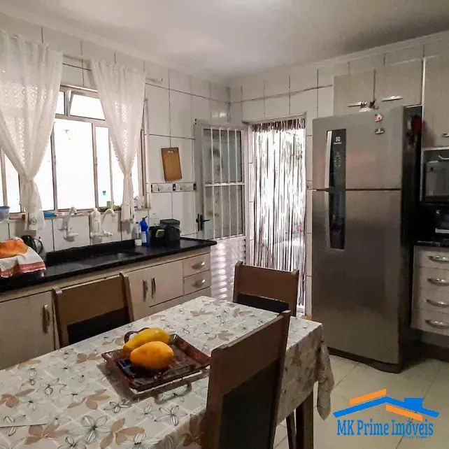 Casa com 4 Dormitórios sendo 2 suítes - 2 vagas - Jd. das Flores - Foto 3