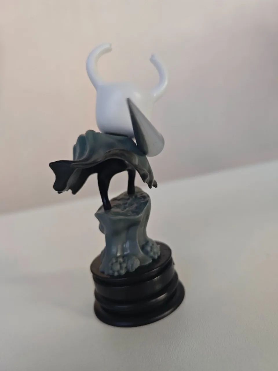 Boneco hollow knight o cavaleiro 11cm com caixa - Foto 4