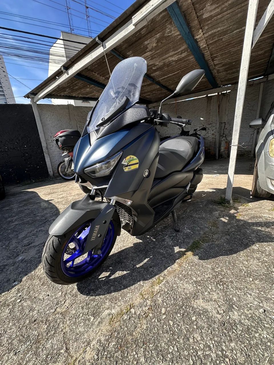 Xmax 2024 comprada zero 