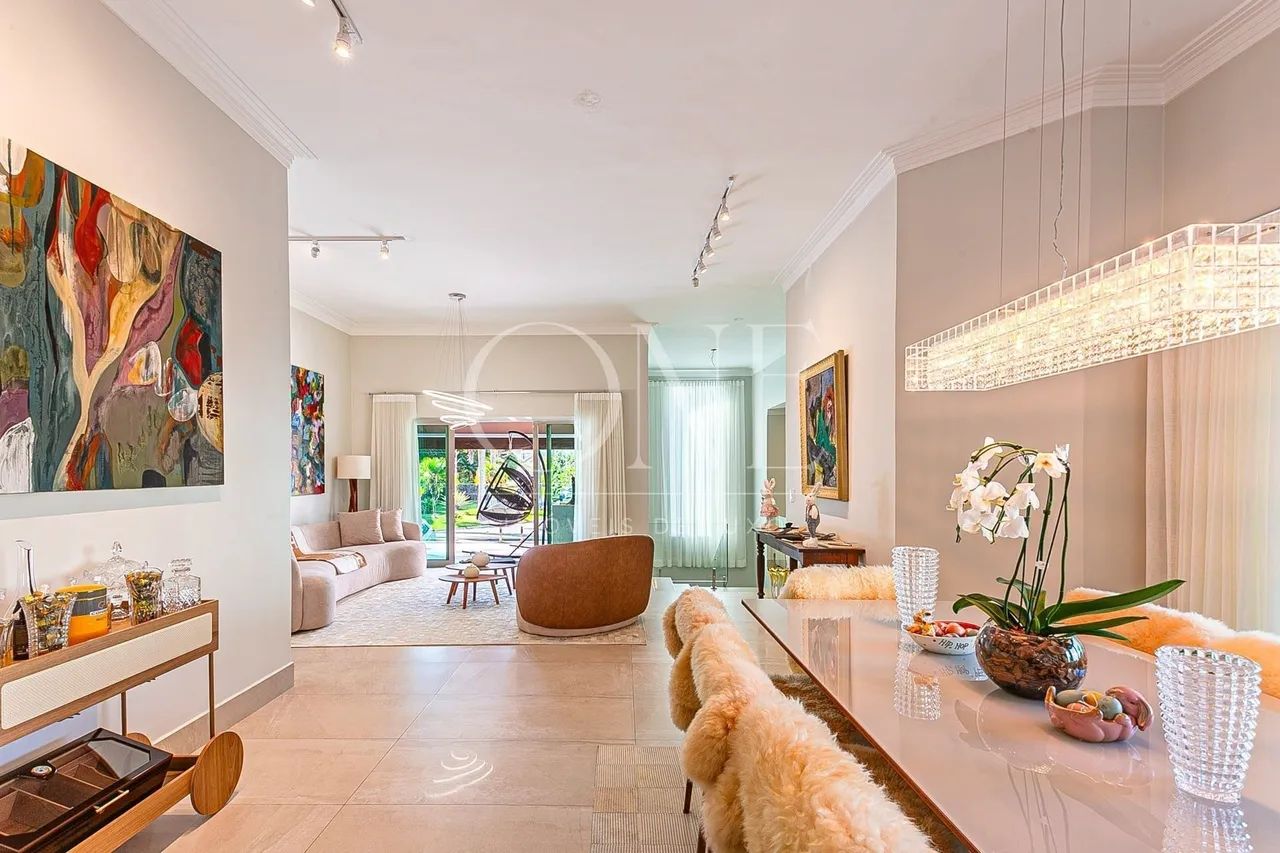 Casa Térrea Sofisticada com 4 Suítes, Piscina com Raia e Área de Lazer Completa - Foto 3