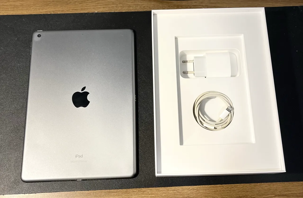 iPad Air 2nd Generation Mod A1566 9.7 64gb Silver 2gb Ram