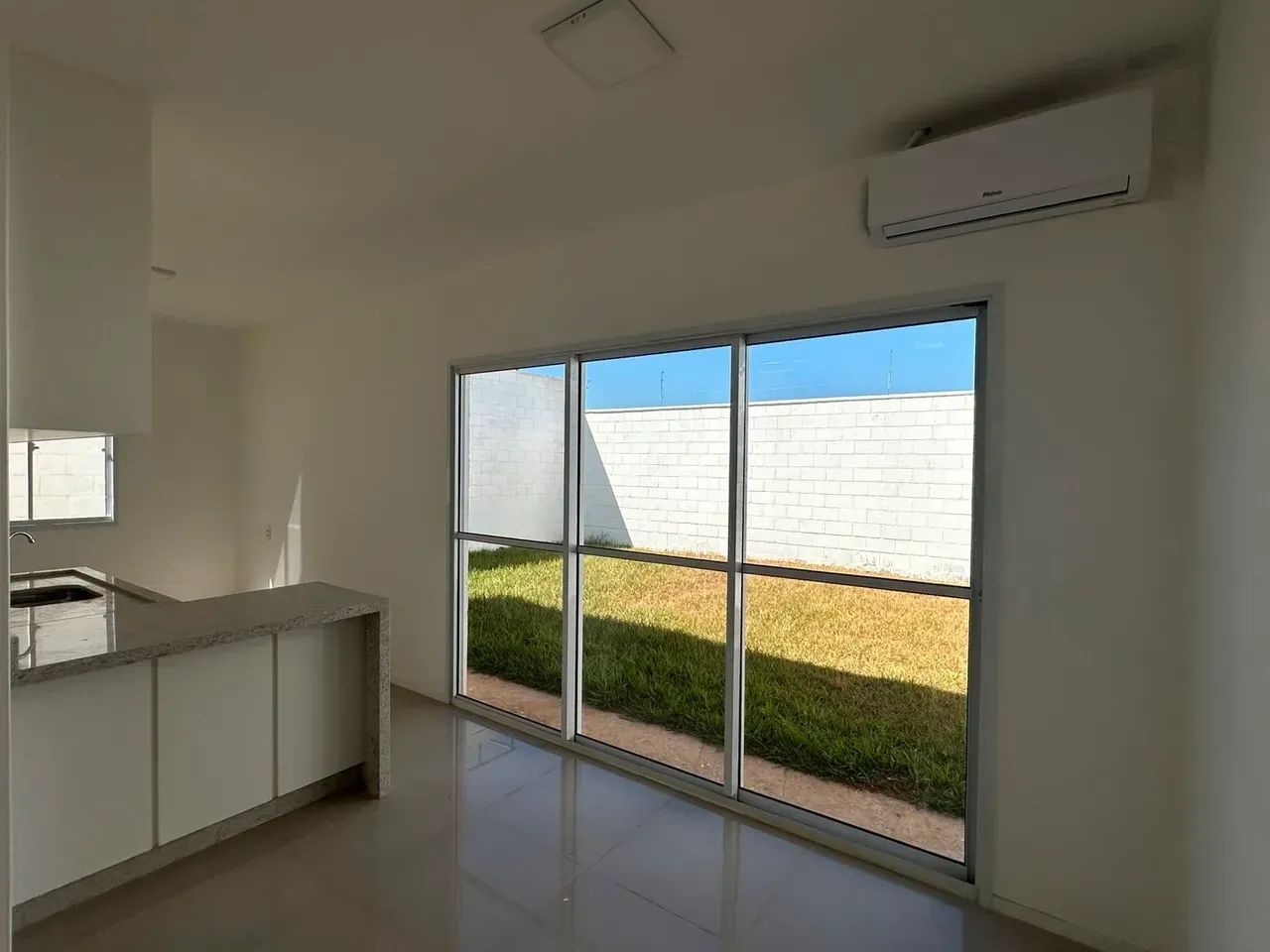 Imóvel para aluguel tem 80 metros quadrados com 2 quartos