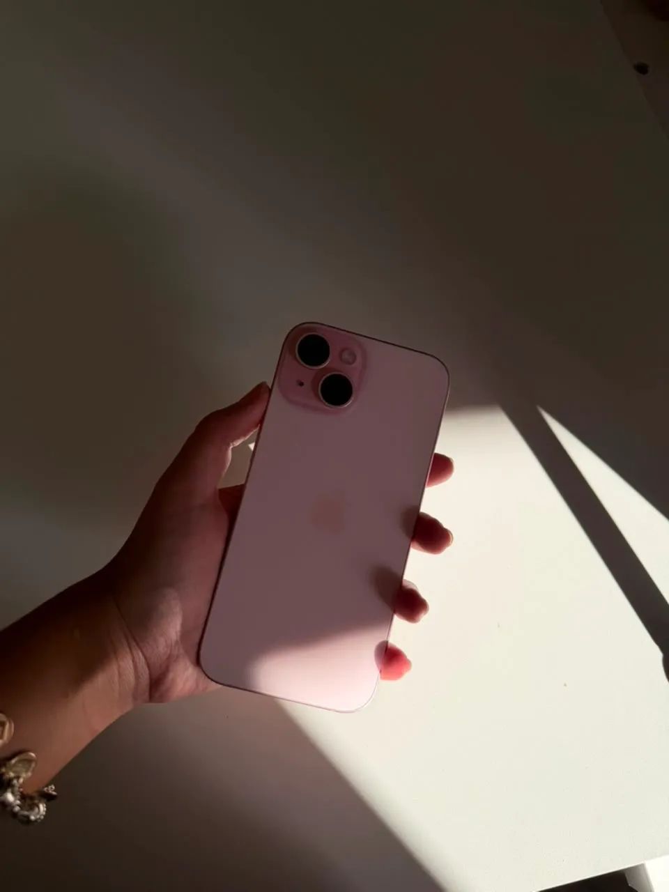 iPhone 15- 131,9GB