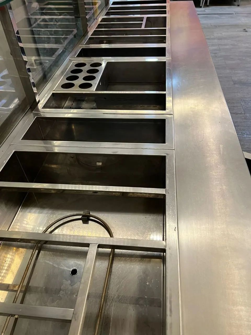Vendo pista quente de banho Maria com geladeira central  - Foto 4