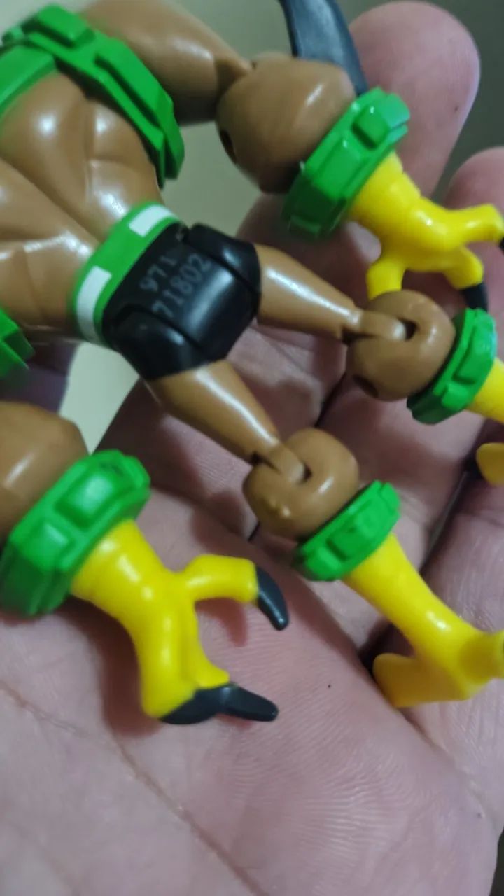 Cocoricóide Ben 10 Omniverse Bandai Usado  - Foto 3