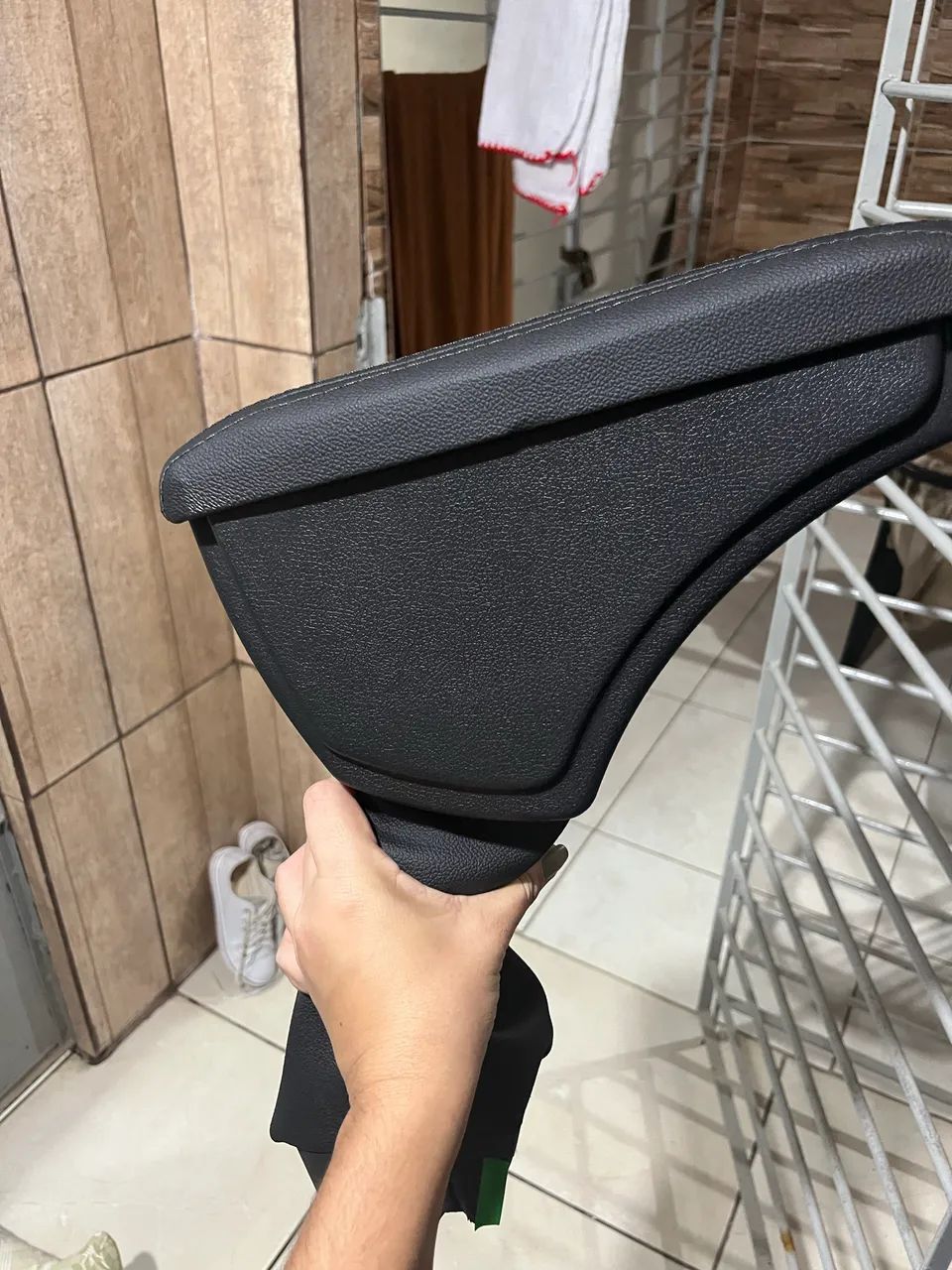 Vende-se apoio para braço em couro 