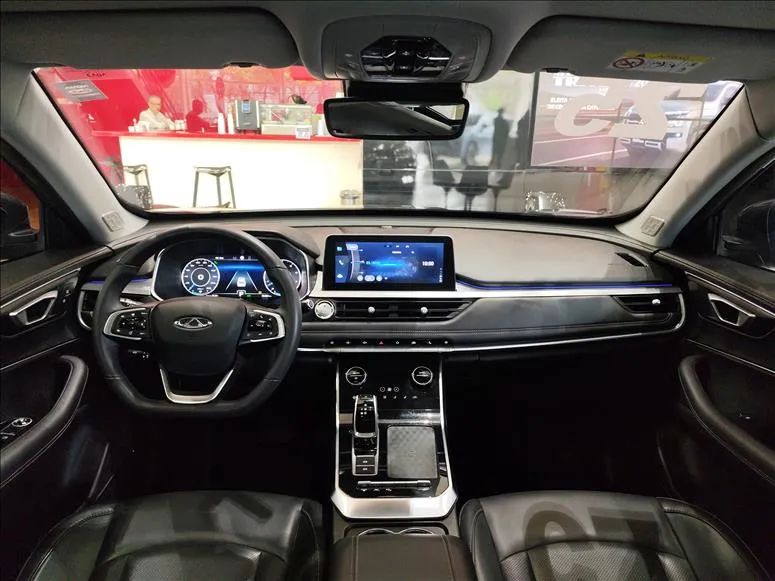 Chery Tiggo 8 MAX Drive 1.6 Turbo Aut., foto 9 de 16