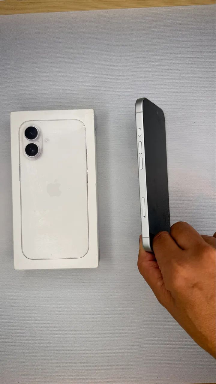 iPhone 16  - Foto 4