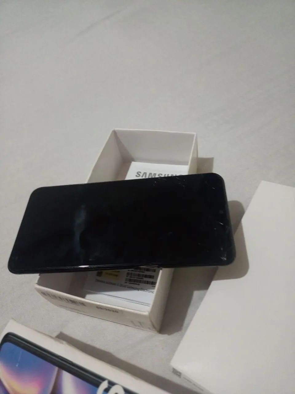 Vendo esse celular valor 200 reais 