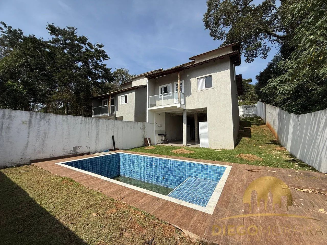CASA COM PISCINA À VENDA EM TERRA PRETA  ESPAÇO, CONFORTO E RENDA! - Foto 2