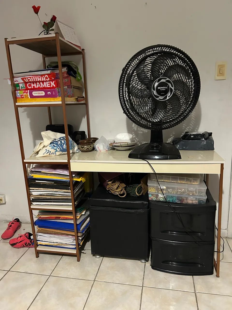 Escrivaninha com estante  - Foto 3