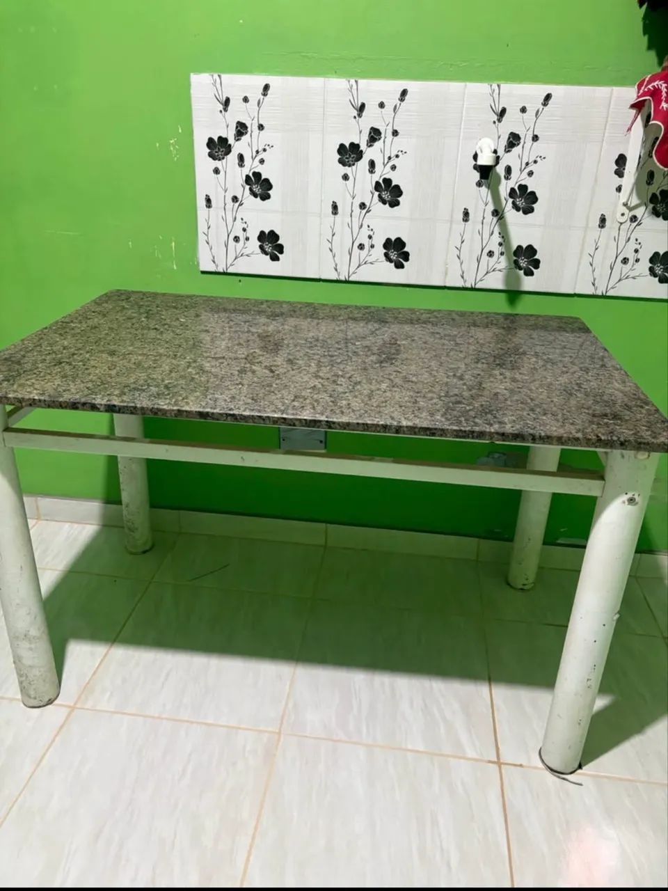 Mesa com 4 cadeiras  - Foto 2