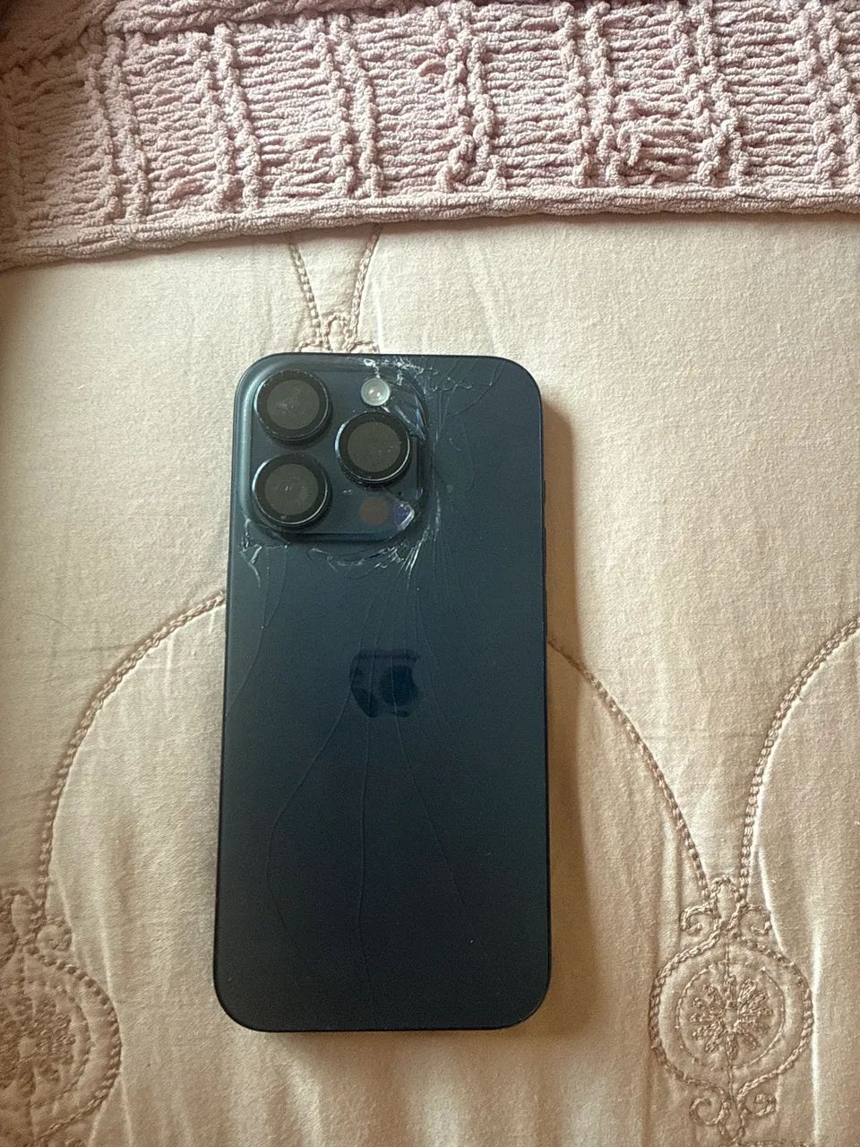 iPhone 15 pro 256 - Foto 3