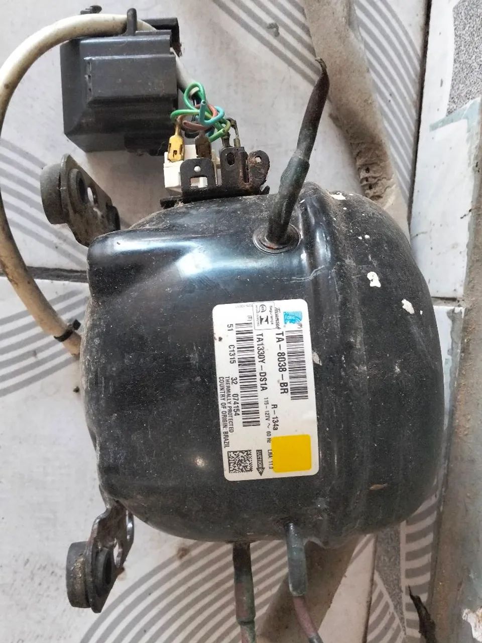 Vendo MOTOR DE GELADEIRA 