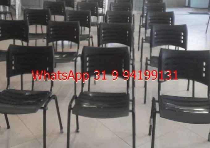 Cadeiras na cor Preta Novas Frete Gratis