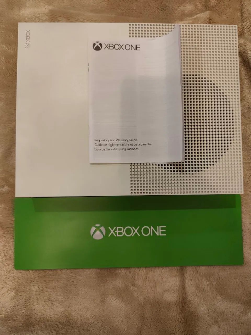 Xbox One S  - 2 controles na caixa  - Foto 4