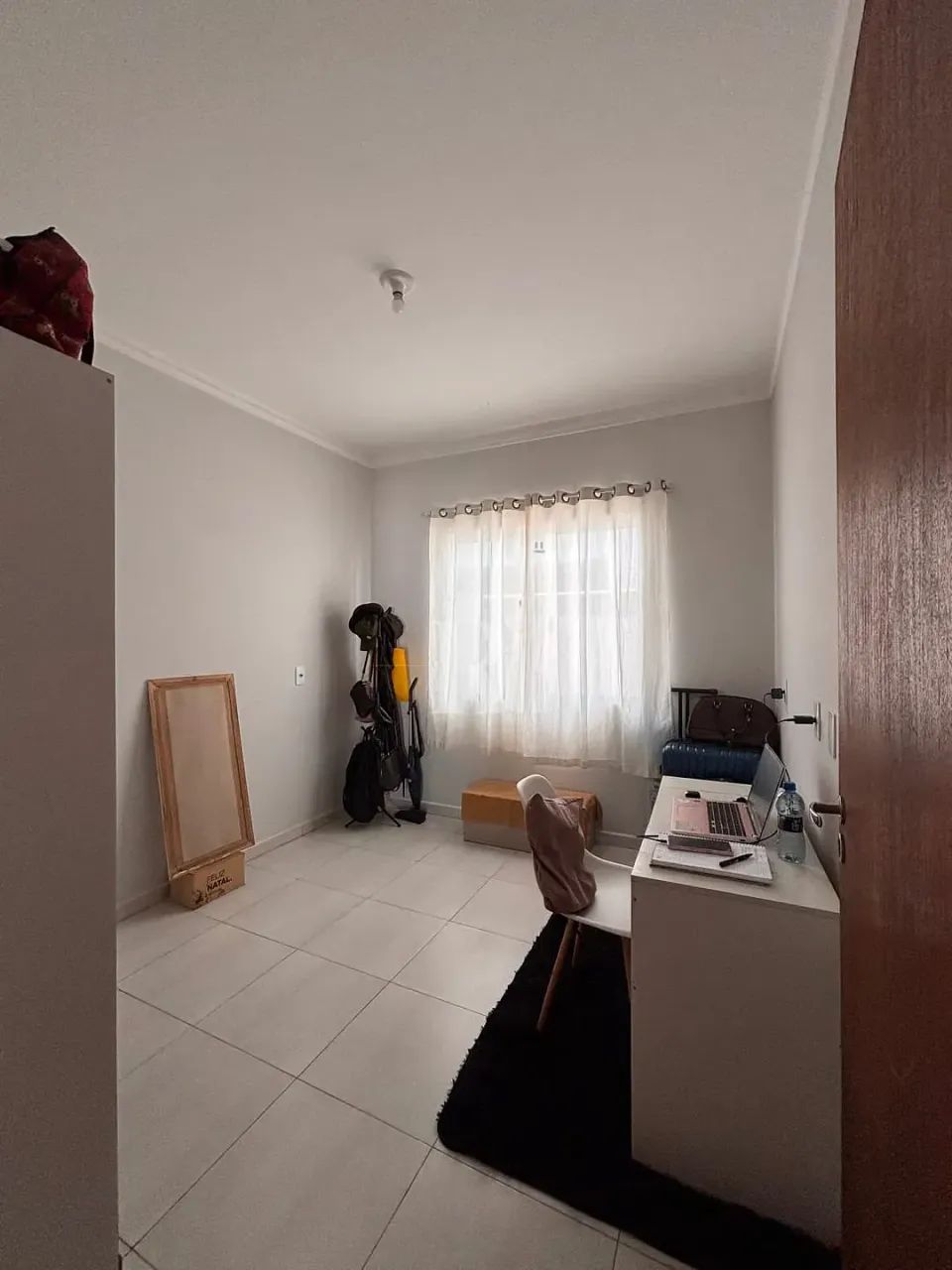 Casa mobiliada disponível para locação com 02 dormitórios, vaga de garagem e área de lavan - Foto 4