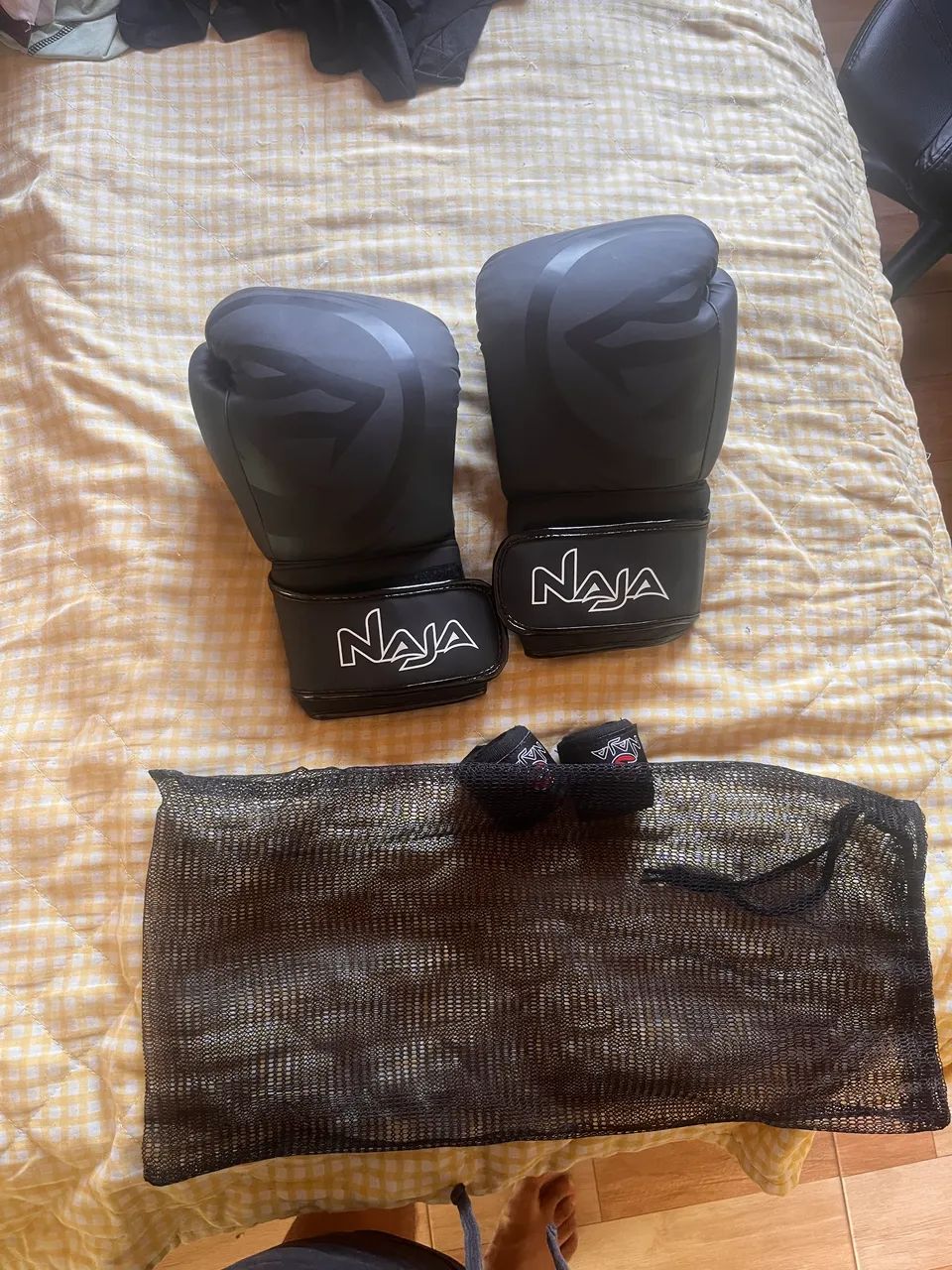 Luva de boxe e Muay thai, mais bandagem e bolsa de transporte.  - Foto 2
