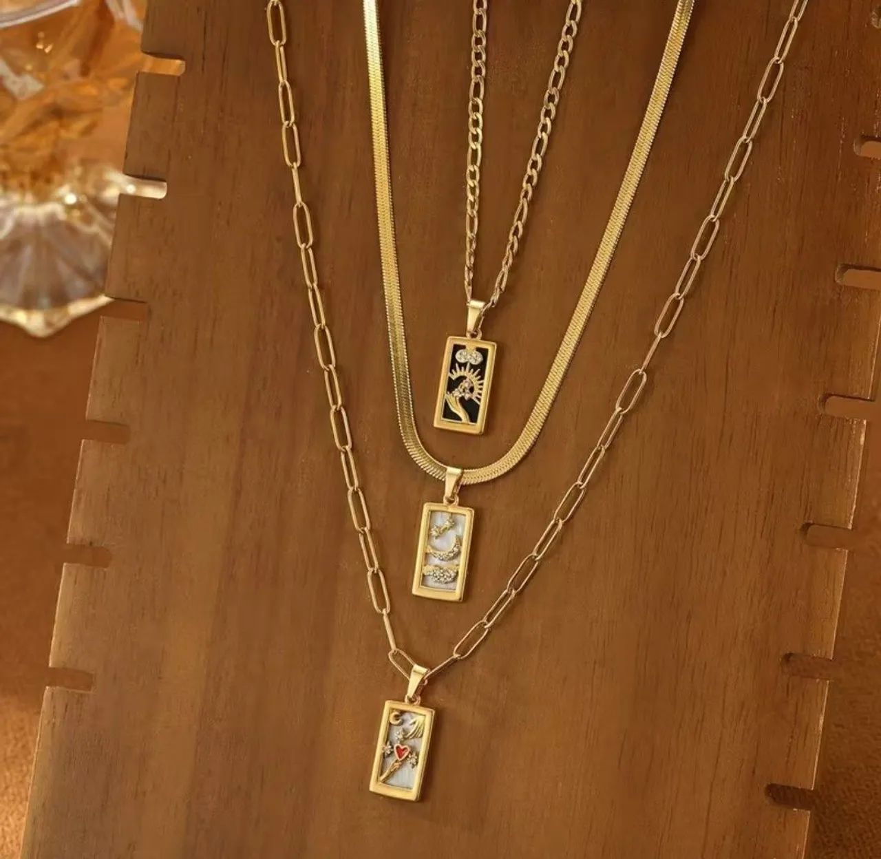 Colar dourado estilo Tarô aço inoxidável 