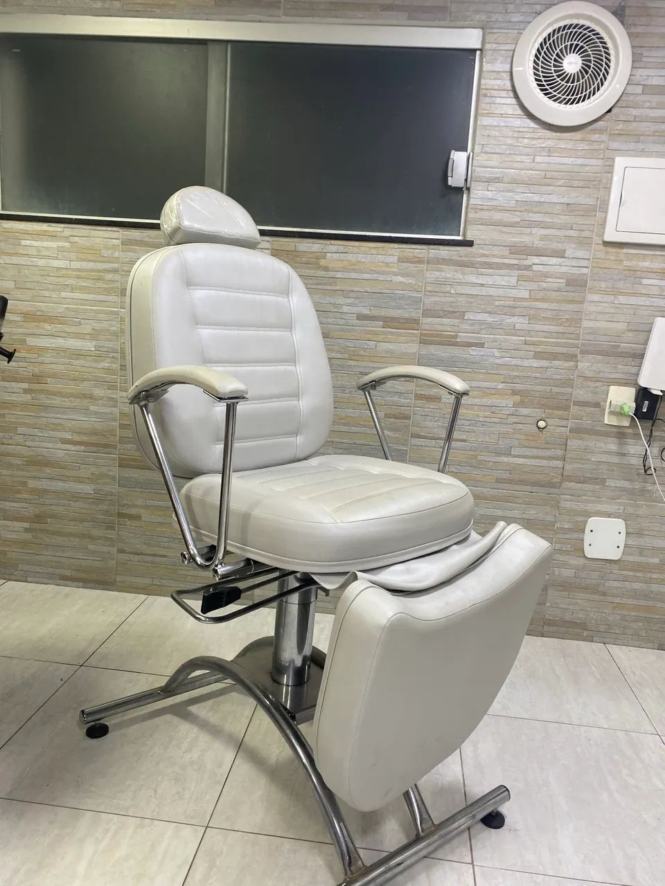 Cadeira pra estética  - Foto 2
