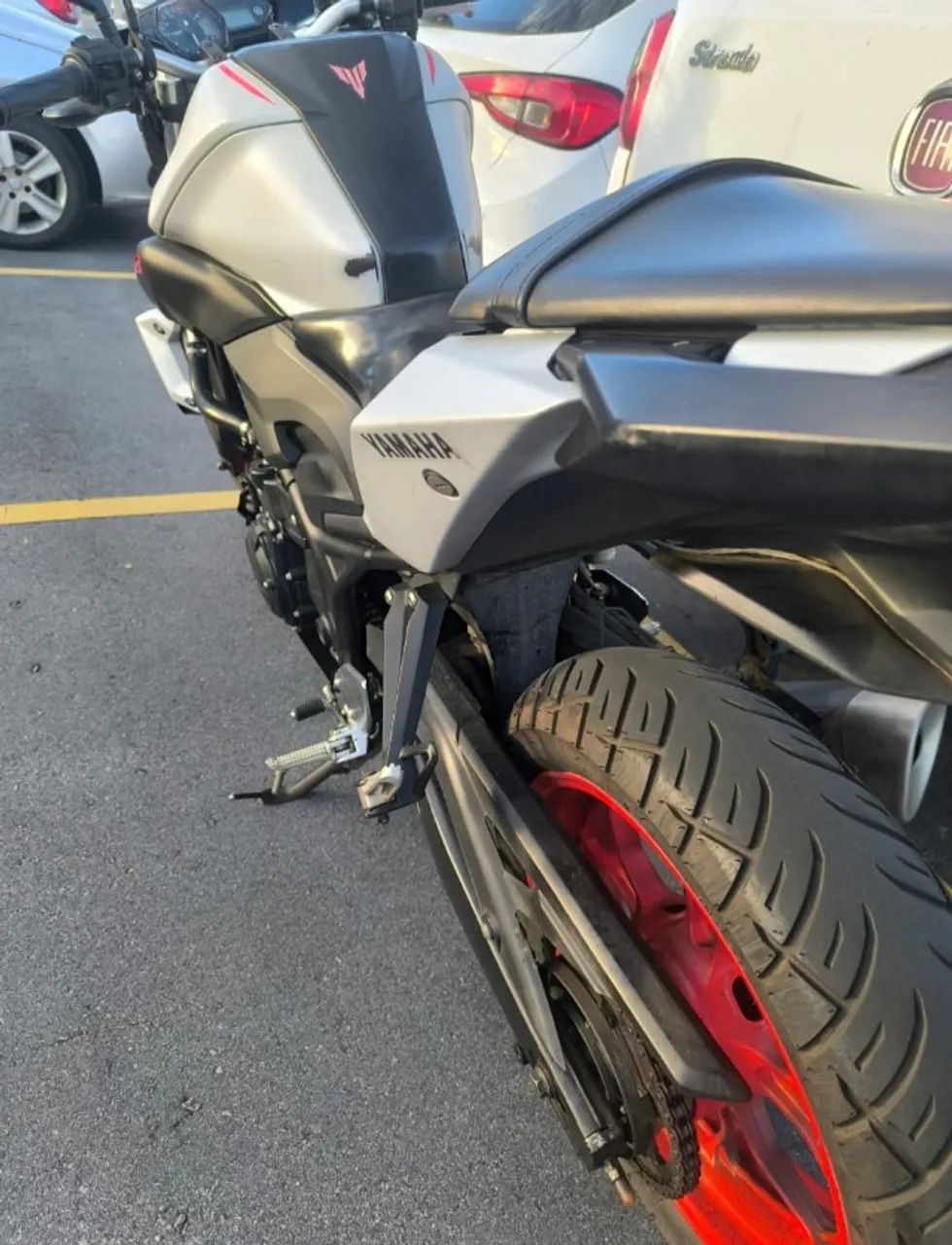 Yamaha MT-03 - Foto 2