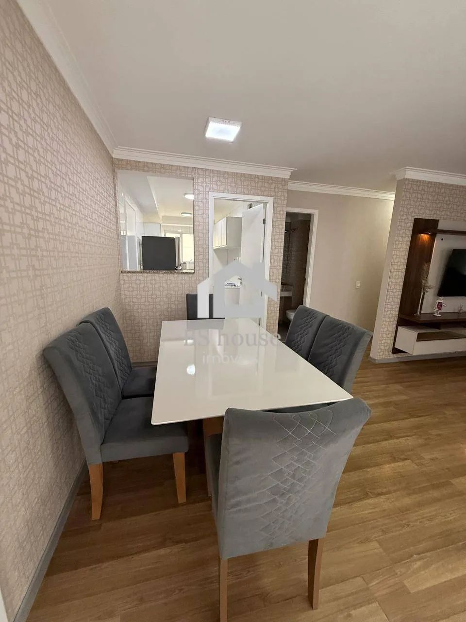 Apartamento mobiliado, com lazer e 3 vagas, para locação no Centro - Foto 2