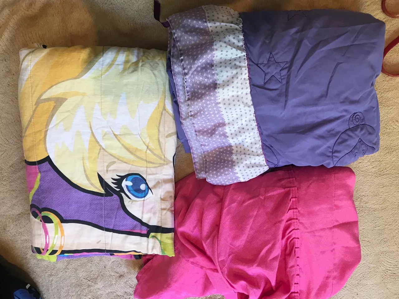 Vende-se três colchas de solteiro 