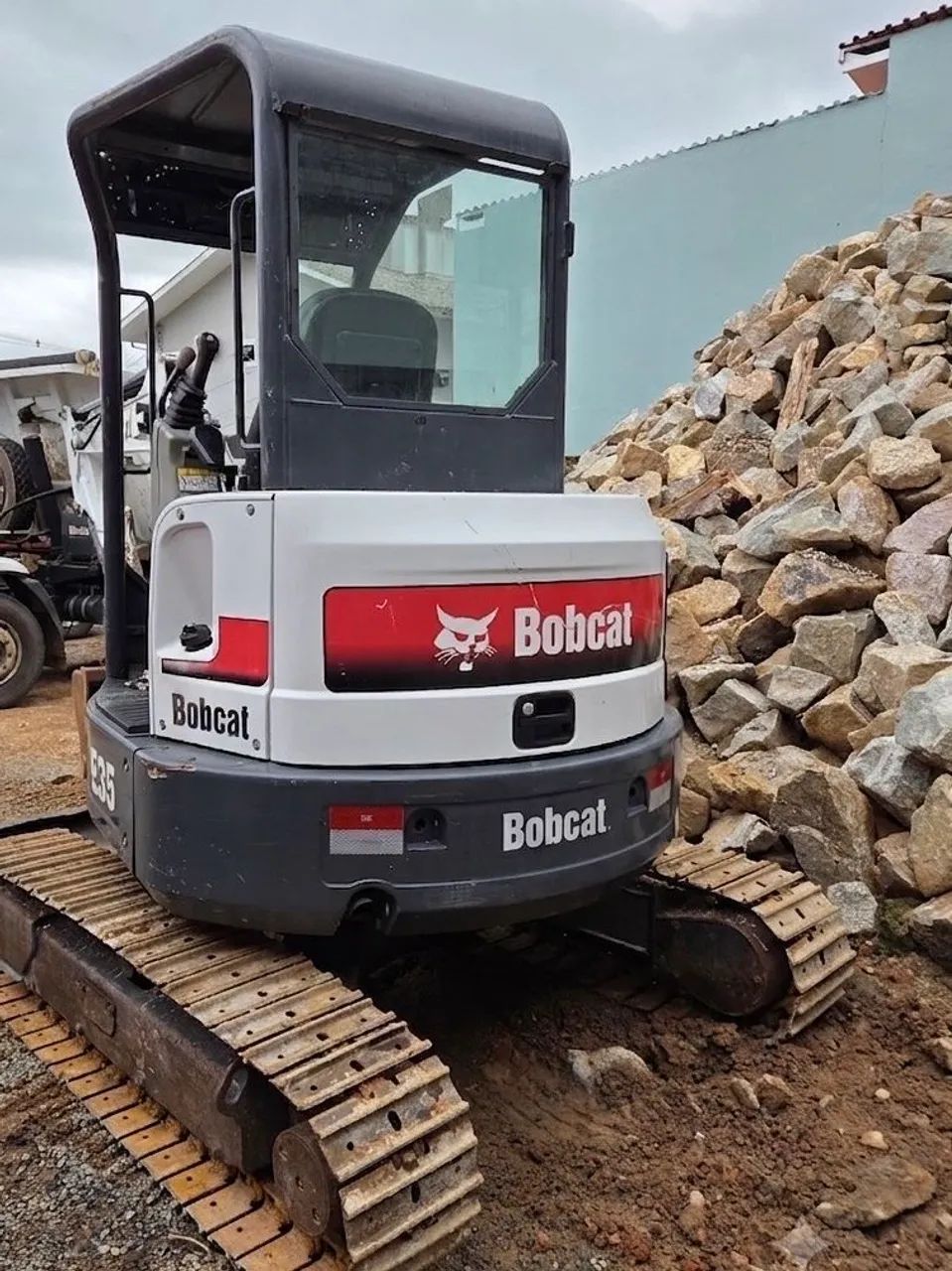 MINIESCAVADEIRA BOB CAT E35 - Foto 5