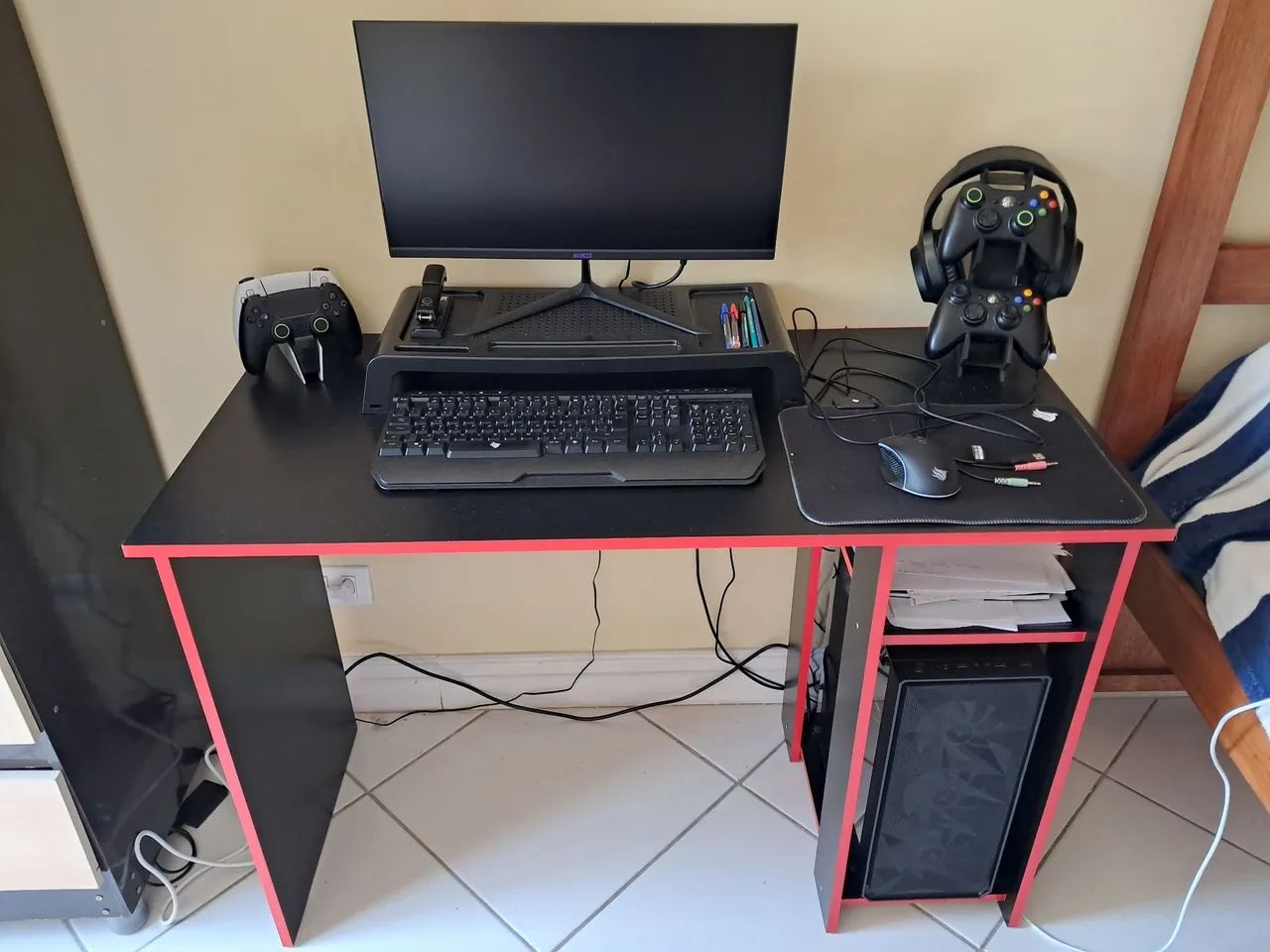 Escrivaninha/Mesa gamer 