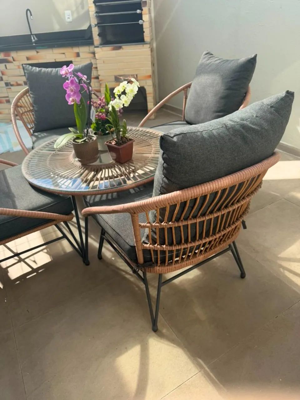 Conjunto de area externa com mesa e quadro cadeiras - Foto 4