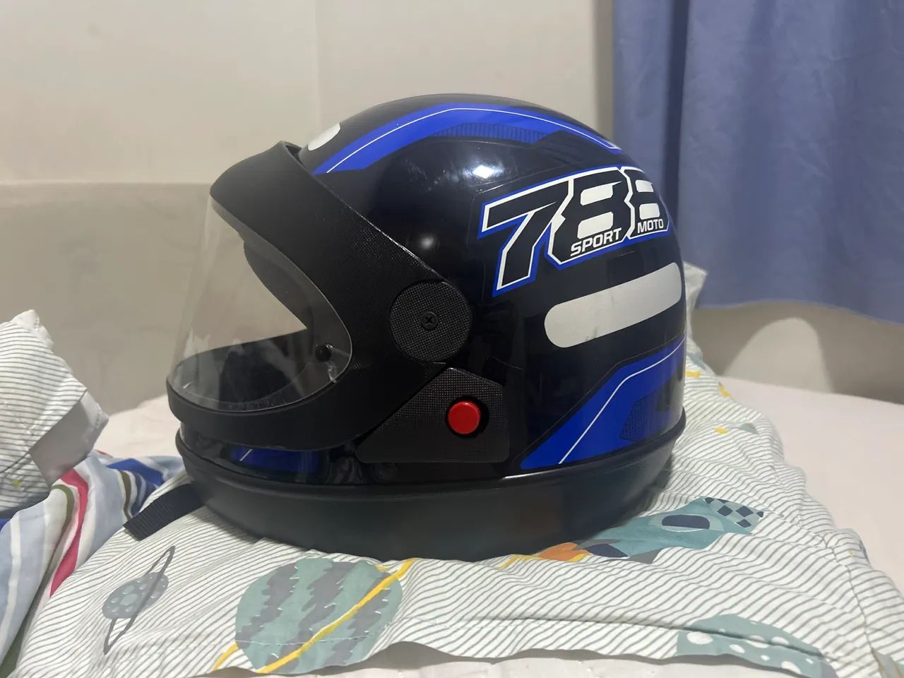Capacete de moto HSA usado um vez