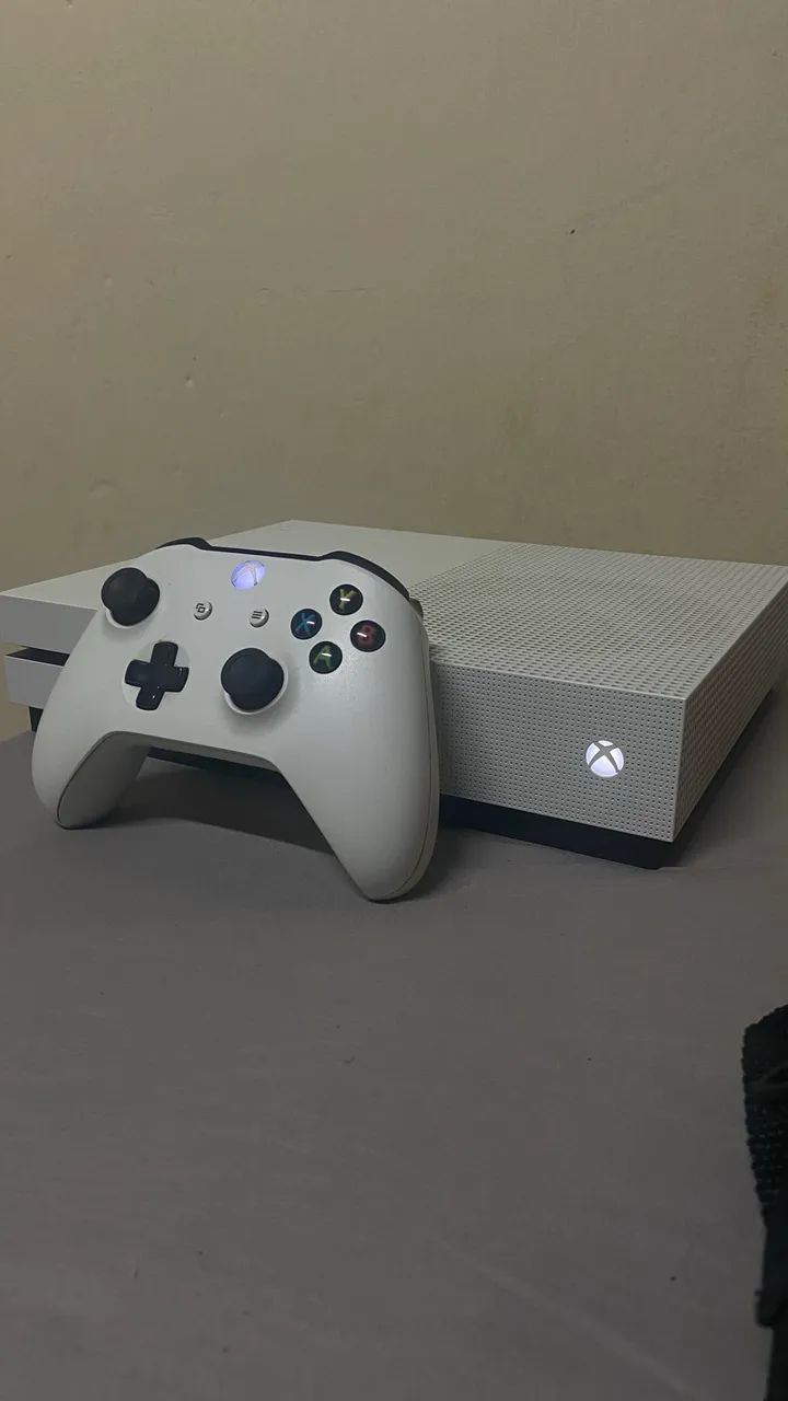 Xbox one S pra vender naquele precinho+de11 jogos - Foto 4
