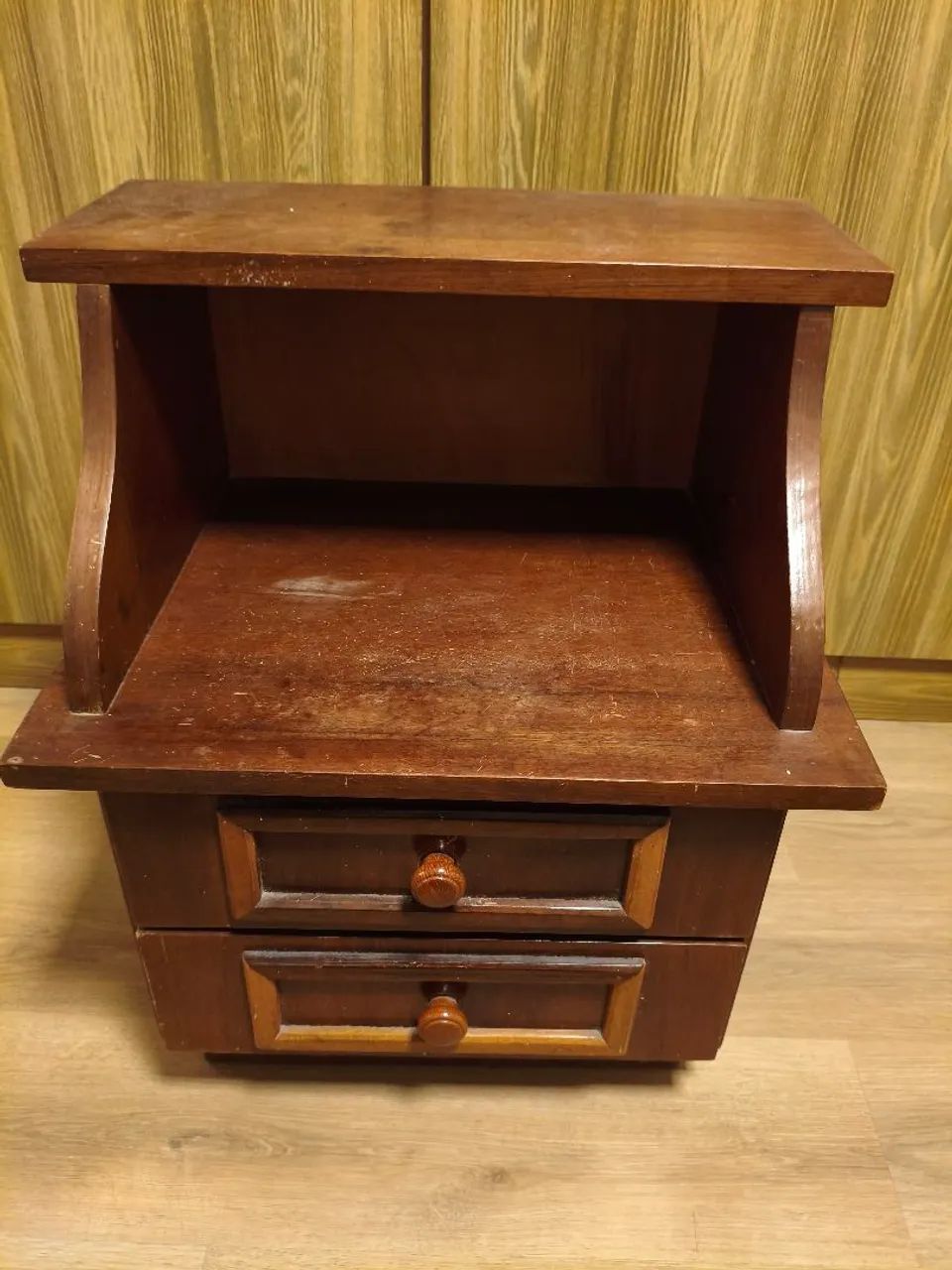 Mesa de Cabeceira Antiga em Madeira <br>