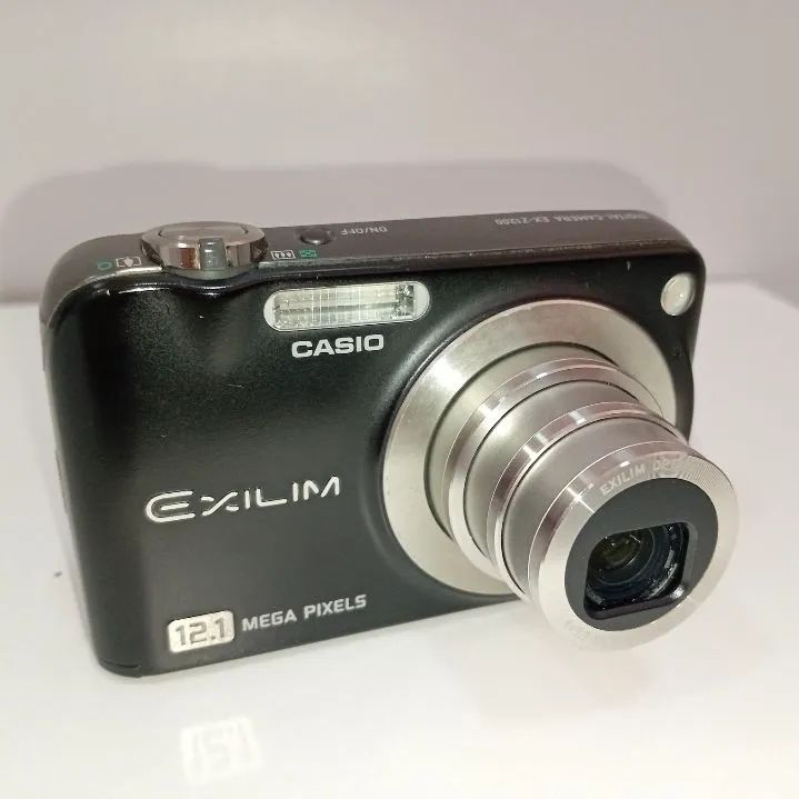 Camera Digital Casio Exilim EX-Z1200 12MP Compacta Zoom Optico 3x