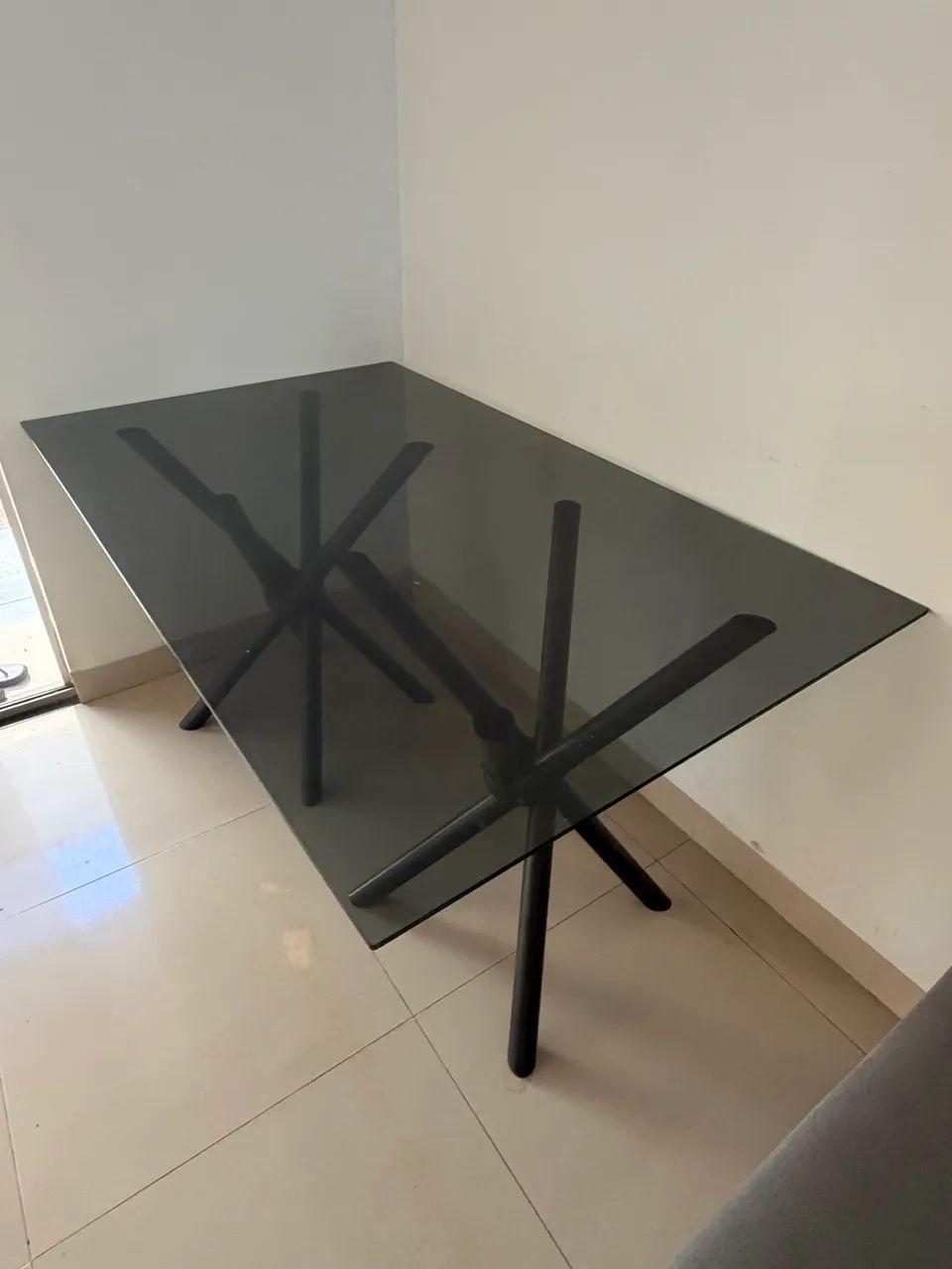 Vendo mesa de vidro de 6 lugares  - Foto 2