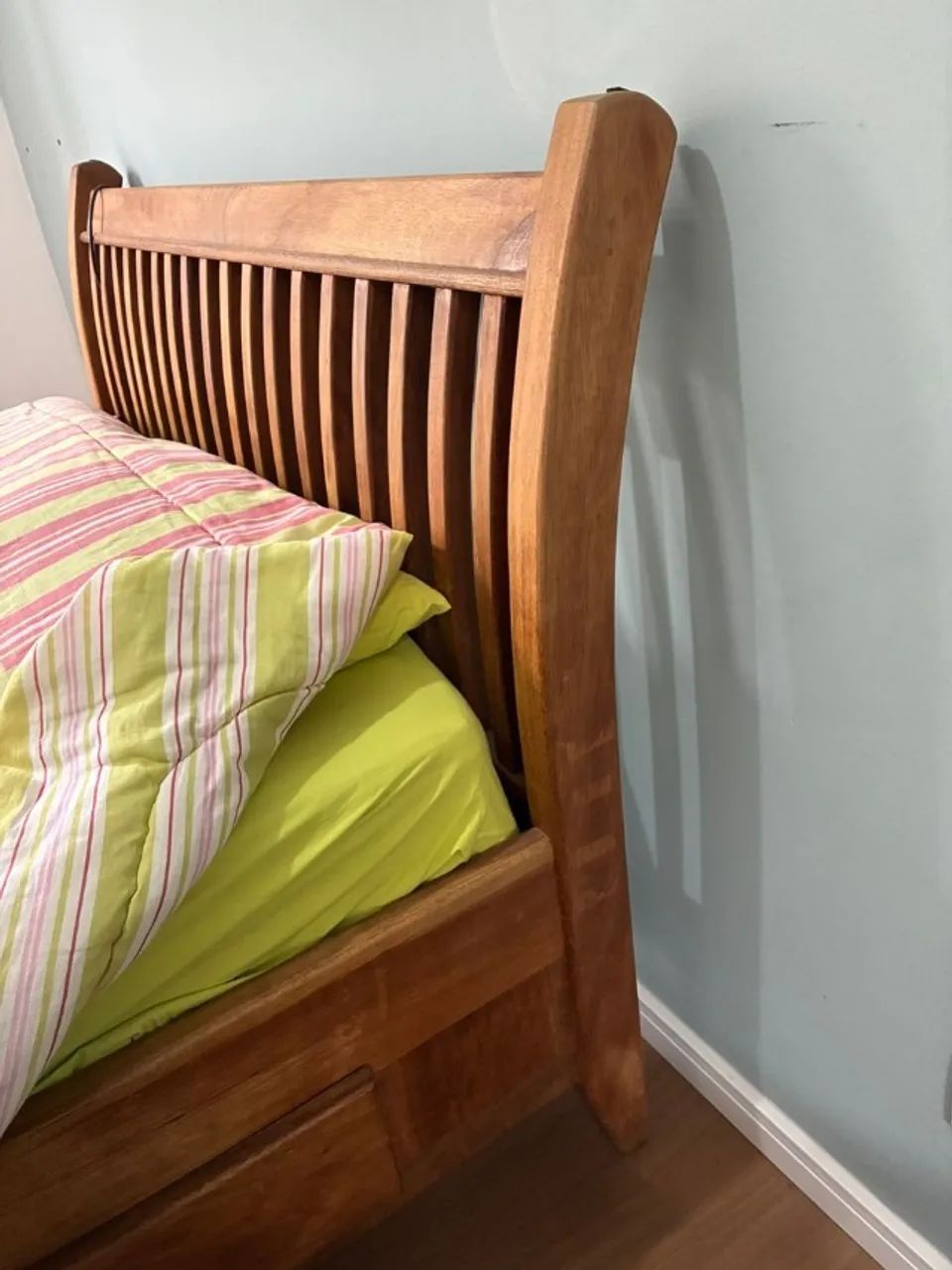 cama de casal madeira rústica com gavetas - Foto 2