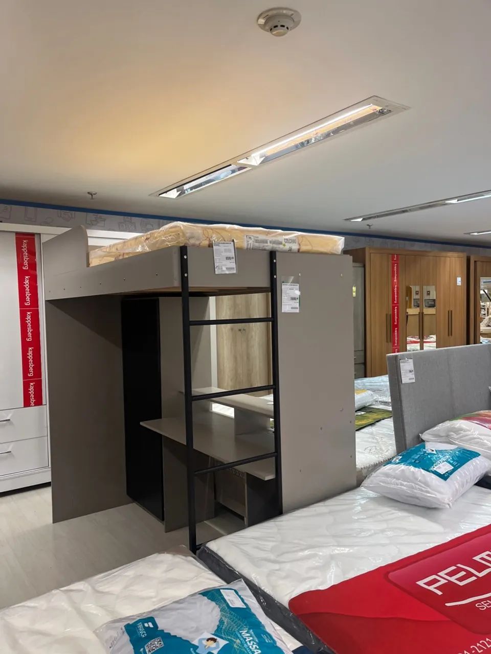 Vendo cama multifuncional ideal para seu filho  - Foto 3