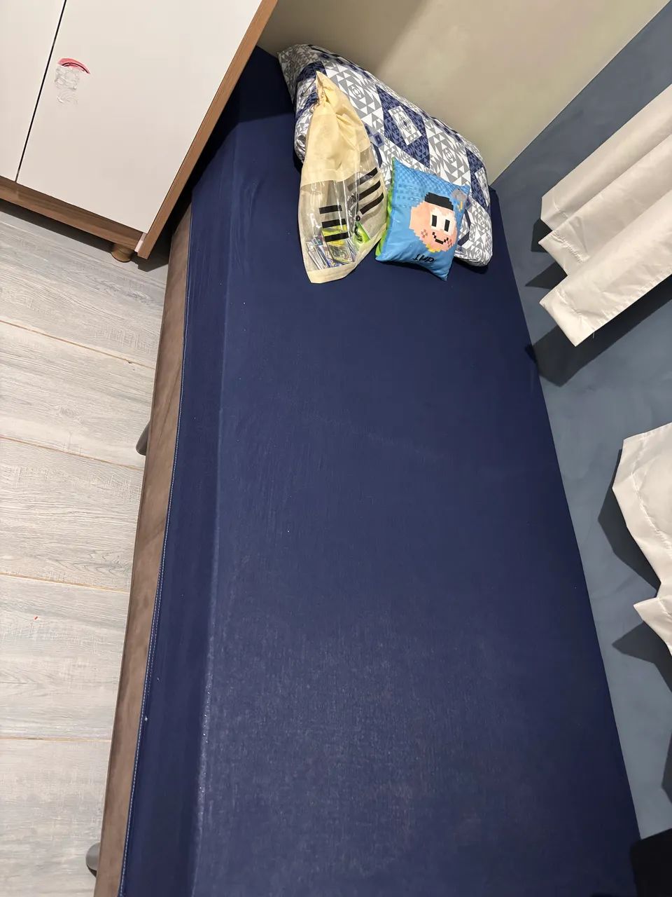 Vendo cama com colchão embutido já 