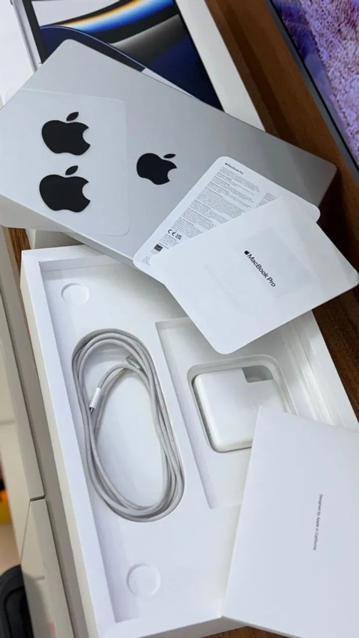 MacBook Pro M1 Pro 2021 16/512 - Foto 2